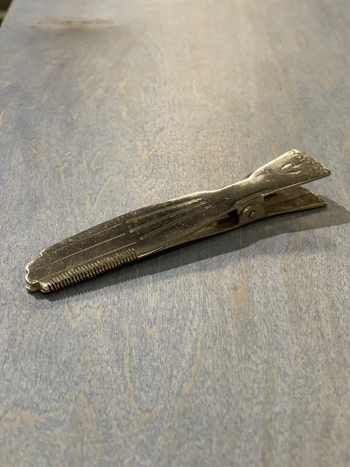 Sliver Glove Paperclip