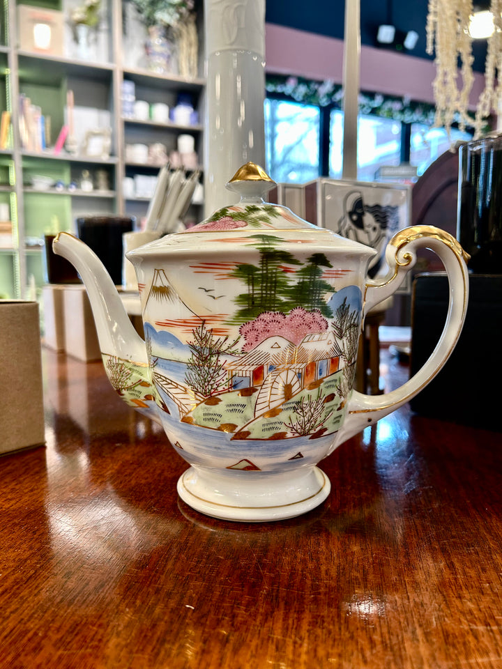 Kutani Japanese Hand Painted Gilt Teapot