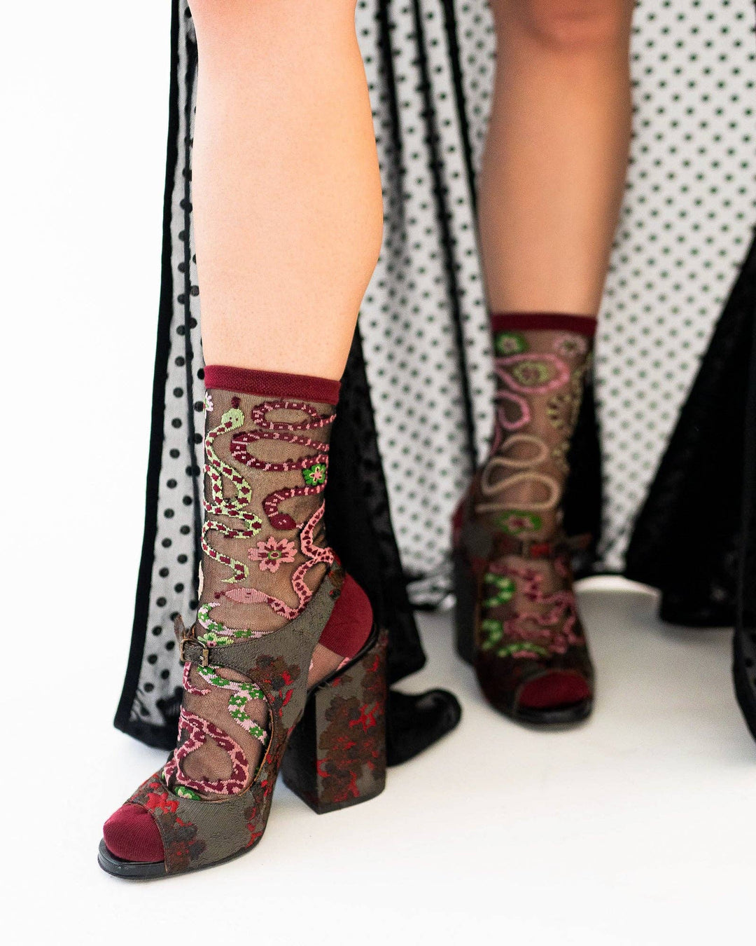 Serpentine Floral Black Sheer Crew Sock: Size I: Fits US W5.5-9.5
