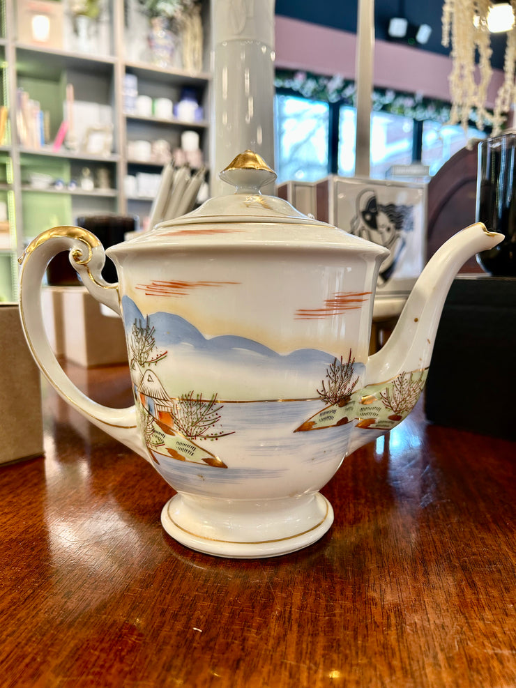 Kutani Japanese Hand Painted Gilt Teapot