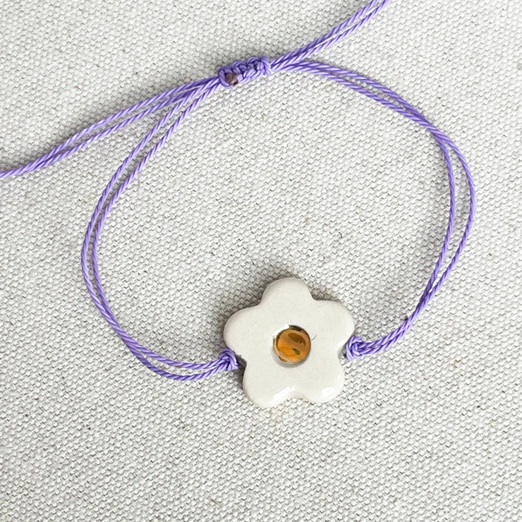 Daisy Charm Bracelet: Sand